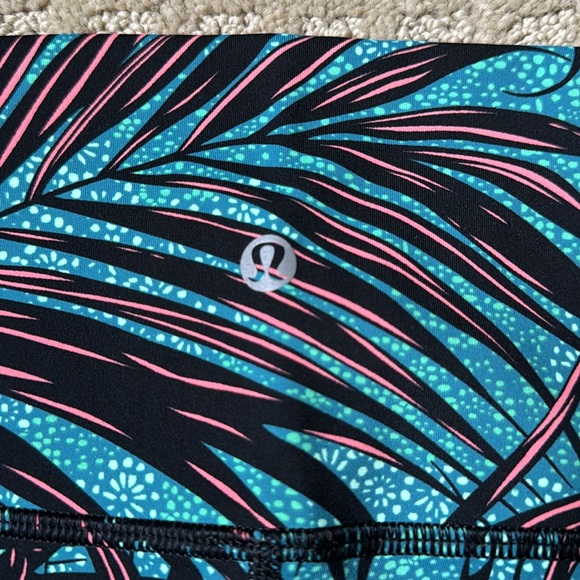 Lululemon printed leggings - Picture 3 of 5